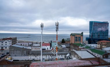 Elegante Duplex con Hermosa Vista al Estrecho Amoblado