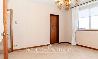 Elegante Duplex con Hermosa Vista al Estrecho Amoblado