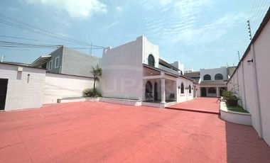 Casa Amueblada de 3 recámaras en RENTA, Priv. 33-A, Ciudad Del Carmen