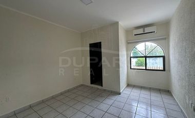 Casa Amueblada de 3 recámaras en RENTA, Priv. 33-A, Ciudad Del Carmen