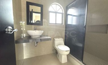 Casa Amueblada de 3 recámaras en RENTA, Priv. 33-A, Ciudad Del Carmen
