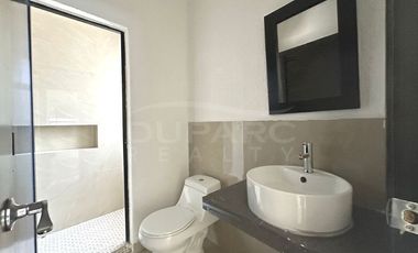 Casa Amueblada de 3 recámaras en RENTA, Priv. 33-A, Ciudad Del Carmen