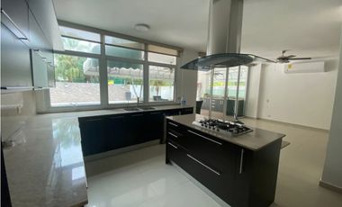 ALQUILO CASA CON PISCINA EN COSTA SUR LB