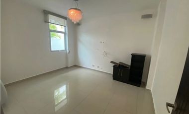 ALQUILO CASA CON PISCINA EN COSTA SUR LB