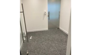 Alquiler de moderna oficina en Costa del Este - $1,950