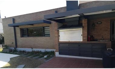 SE VENDE HERMOSA CASA EN CARLOS PAZ