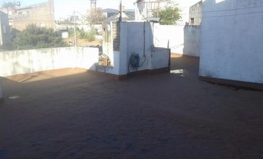 CASA 3 amb. c/ cochera cub., patio y terraza - APTO CREDITO