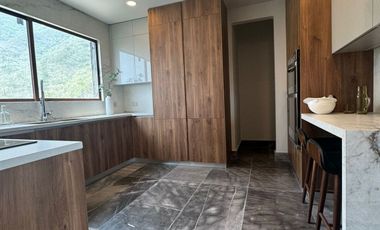 Departamento de lujo de un piso completo en Venta en Privanzas