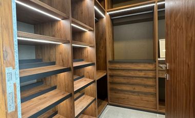 Departamento de lujo de un piso completo en Venta en Privanzas