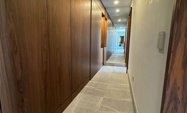 Departamento de lujo de un piso completo en Venta en Privanzas
