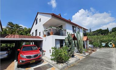 SE VENDE CASA CON HERMOSA VISTA EN LA AVENIDA SUR