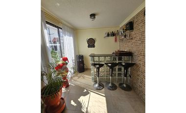 SE VENDE CASA CON HERMOSA VISTA EN LA AVENIDA SUR