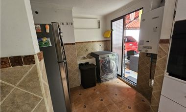 SE VENDE CASA CON HERMOSA VISTA EN LA AVENIDA SUR