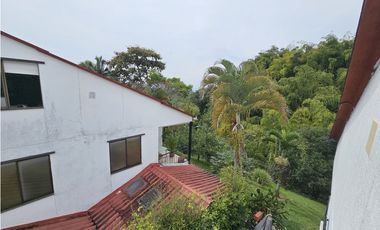 SE VENDE CASA CON HERMOSA VISTA EN LA AVENIDA SUR