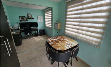 SE VENDE CASA CON HERMOSA VISTA EN LA AVENIDA SUR
