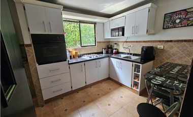 SE VENDE CASA CON HERMOSA VISTA EN LA AVENIDA SUR