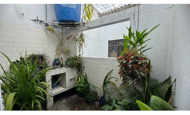Casa de dos pisos con apartamentos en venta Barrio El Recreo Palmira