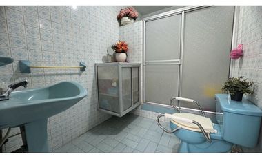 Casa de dos pisos con apartamentos en venta Barrio El Recreo Palmira