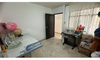 Casa de dos pisos con apartamentos en venta Barrio El Recreo Palmira