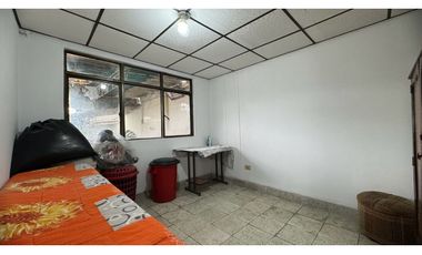 Casa de dos pisos con apartamentos en venta Barrio El Recreo Palmira