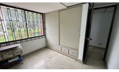 Casa de dos pisos con apartamentos en venta Barrio El Recreo Palmira