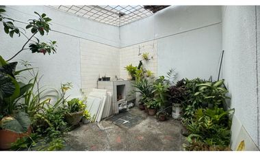 Casa de dos pisos con apartamentos en venta Barrio El Recreo Palmira