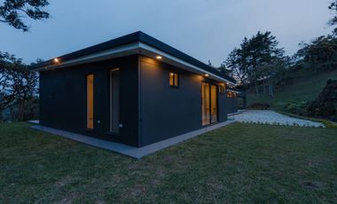 VENTA DE CASA CAMPESTRE MODERNA CERCA AL TÚNEL DE ORIENTE EN RIONEGRO