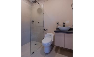 VENTA DE CASA CAMPESTRE MODERNA CERCA AL TÚNEL DE ORIENTE EN RIONEGRO