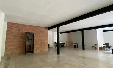 LOCAL EN RENTA ARCOS VALLARTA