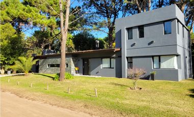 Casa en Venta - Lomas de Valeria - Moderna - Ideal Vivienda