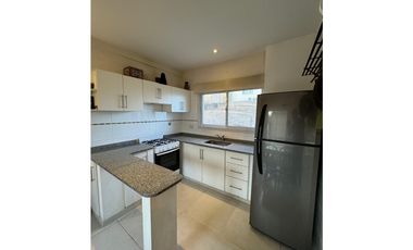 GRAN TRIPLEX A  METROS DEL MAR