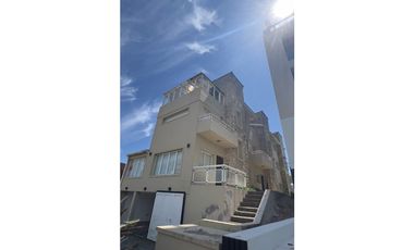 GRAN TRIPLEX A  METROS DEL MAR