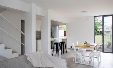 VENTA- 4 DUPLEX-2 DORM. B° LOS NOGALES, JESÚS MARA