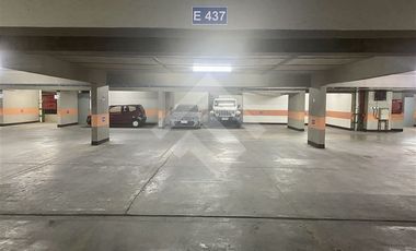Estacionamiento en Venta en Ricardo Lyon/ Las Violetas