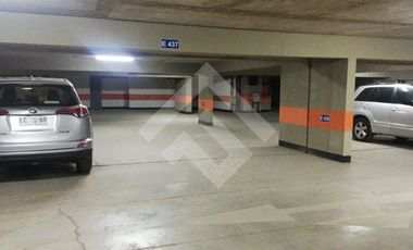 Estacionamiento en Venta en Ricardo Lyon/ Las Violetas