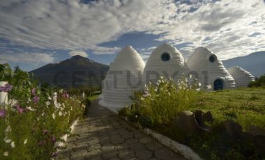 En venta propiedad hotelera en la montaña. Sector San Pablo del Lago