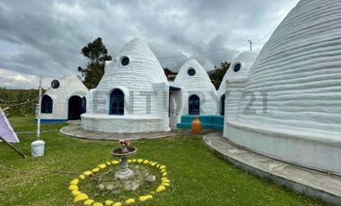 En venta propiedad hotelera en la montaña. Sector San Pablo del Lago