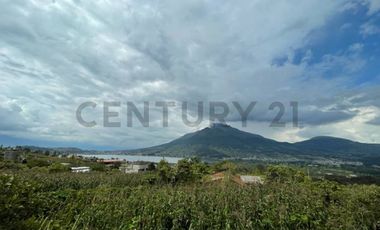 En venta propiedad hotelera en la montaña. Sector San Pablo del Lago