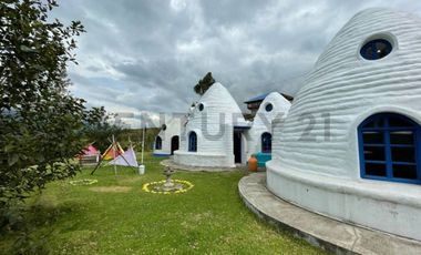 En venta propiedad hotelera en la montaña. Sector San Pablo del Lago
