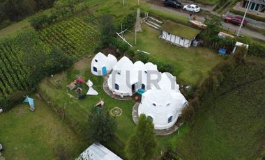 En venta propiedad hotelera en la montaña. Sector San Pablo del Lago