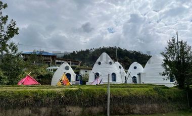 En venta propiedad hotelera en la montaña. Sector San Pablo del Lago