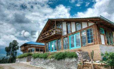 En venta propiedad hotelera en la montaña. Sector San Pablo del Lago