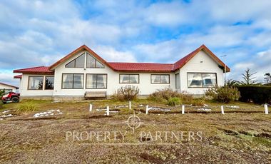 Casa en arriendo con hermosa vista a el estrecho