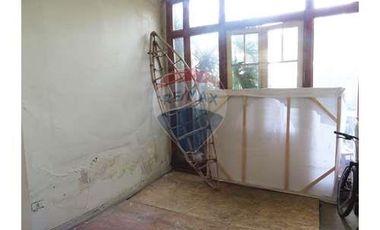 Casa 3D+1B Oportunidad Remodelación o Inversión!