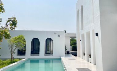 5 Bedroom Villa for sale at World Club Land