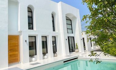 5 Bedroom Villa for sale at World Club Land