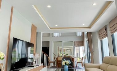 5 Bedroom Villa for sale at World Club Land