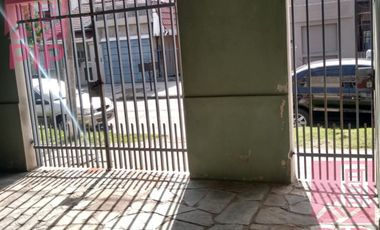 Casa  en Venta El Palomar / Moron (B110 961)