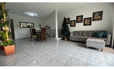 Casa bifamiliar de dos pisos en venta Barrio Zamorano Palmira Valle