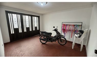 Casa bifamiliar de dos pisos en venta Barrio Zamorano Palmira Valle